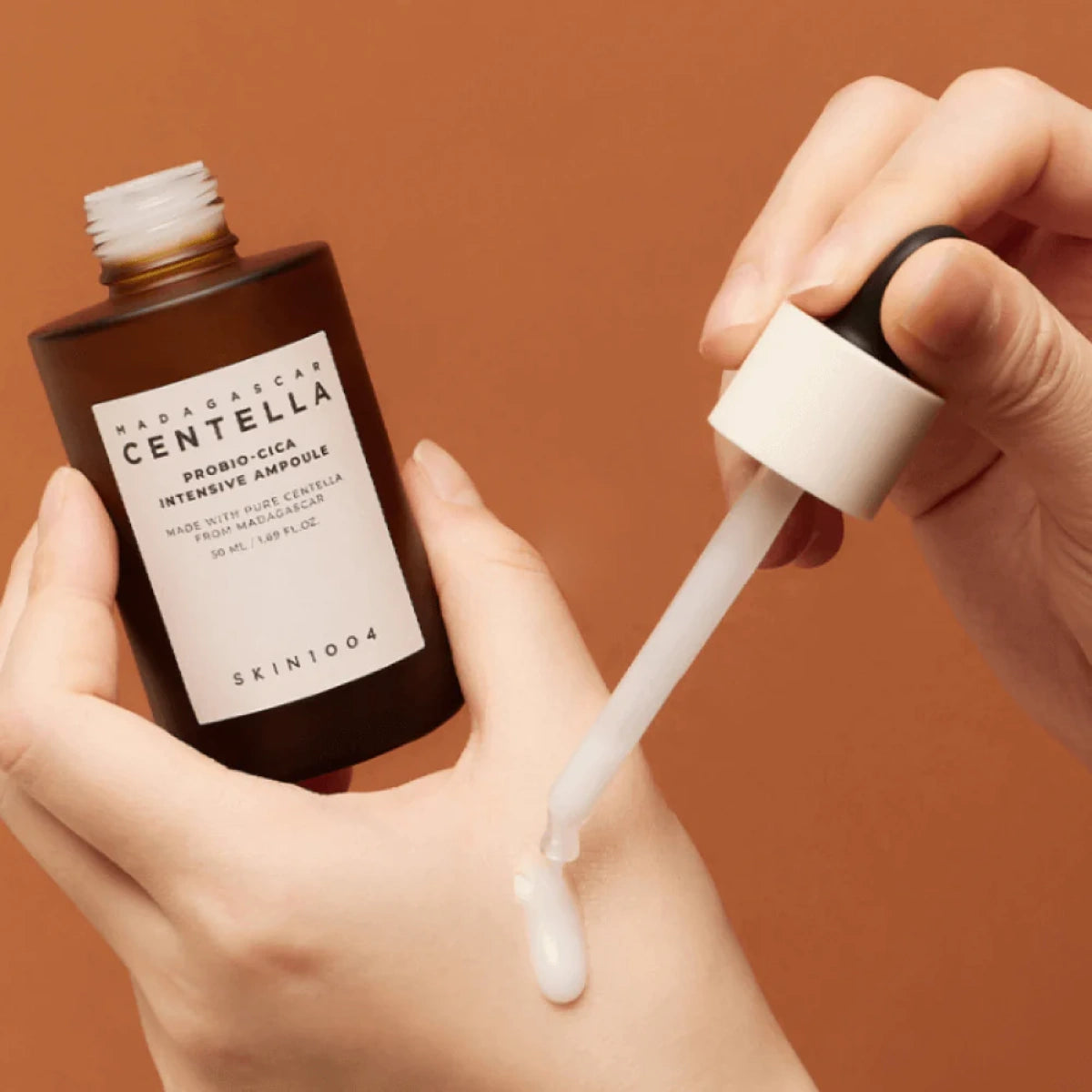 Skin1004 Madagascar Centella Probio-Cica Intensive - Ενυδατική αμπούλα με προβιοτικά & Centella Asiatica για Σύσφιξη 50ml