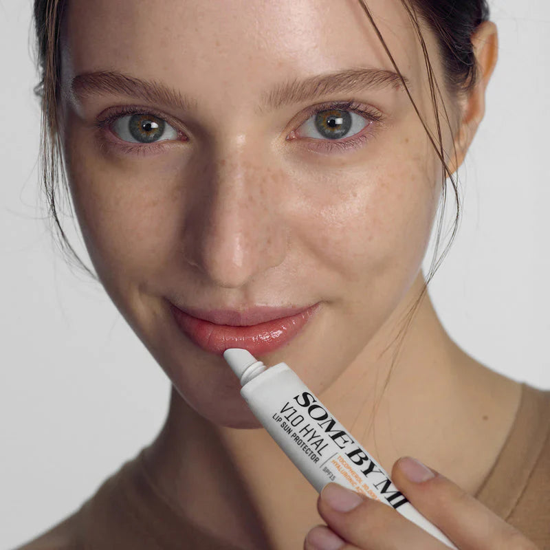 Some By Mi V10 Hyal Lip Sun Protector SPF15 - Ενυδατικό αντηλιακό χειλιών